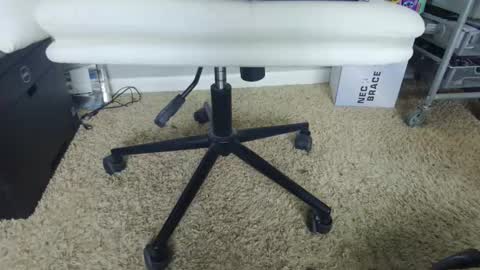 Hanging Out online show from 01-18-26, 12:47