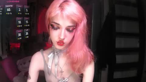 Snapshot of ink_pleasure chatting on 11-02-25, 11:18 Pleasure With Rita online show from 11-02-25, 11:18