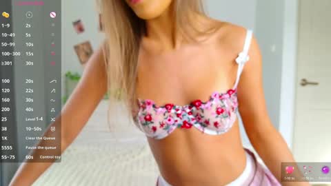 Mila Reef online show from 05-12-26, 01:03