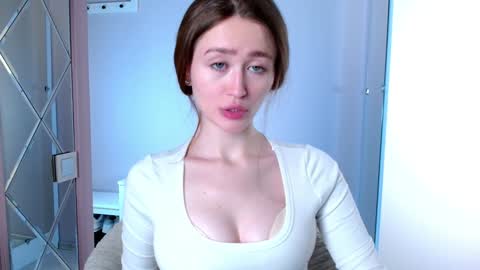 Lina online show from 12-15-24, 11:55