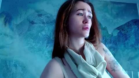 Lina online show from 10-28-25, 12:25