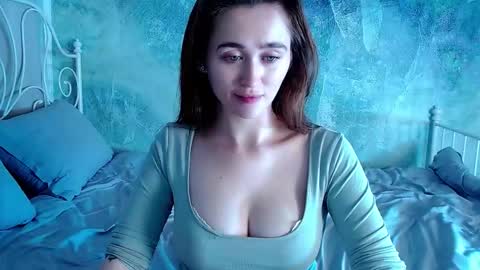 Lina online show from 11-24-25, 03:34