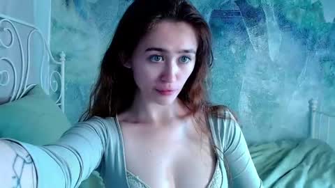 Lina online show from 05-08-26, 02:22