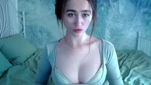 Lina online show from 05-13-26, 10:34