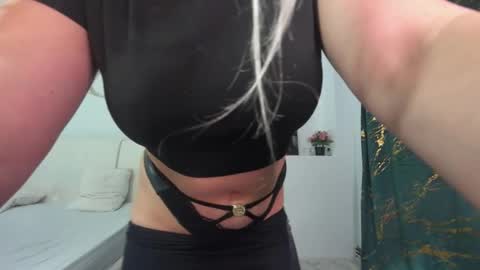 Eva online show from 11-22-25, 11:26