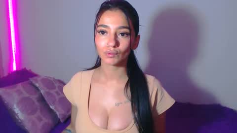 Snapshot of innocent_fox chatting on 05-06-26, 12:30 Abril online show from 05-06-26, 12:30