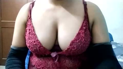 Snapshot of innocent_mannu chatting on 06-10-26, 04:50 Innocent mannu online show from 06-10-26, 04:50