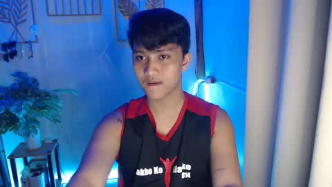 Snapshot of innocent_neil143 chatting on 12-16-24, 10:29 Neil online show from 12-16-24, 10:29