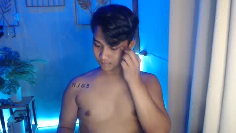 Snapshot of innocent_neil143 chatting on 12-17-24, 08:45 Neil online show from 12-17-24, 08:45