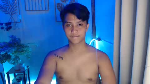 Snapshot of innocent_neil143 chatting on 12-18-24, 09:18 Neil online show from 12-18-24, 09:18