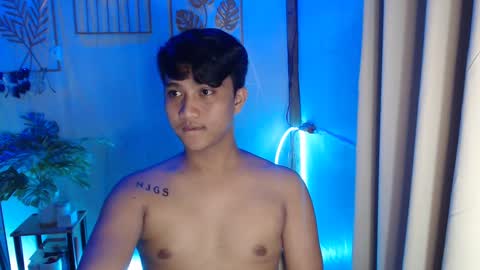 Snapshot of innocent_neil143 chatting on 12-19-24, 06:23 Neil online show from 12-19-24, 06:23