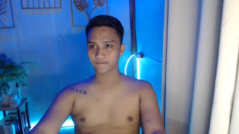 Snapshot of innocent_neil143 chatting on 12-29-24, 10:12 Neil online show from 12-29-24, 10:12