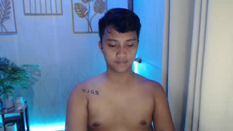 Snapshot of innocent_neil143 chatting on 01-16-25, 08:25 Neil online show from 01-16-25, 08:25