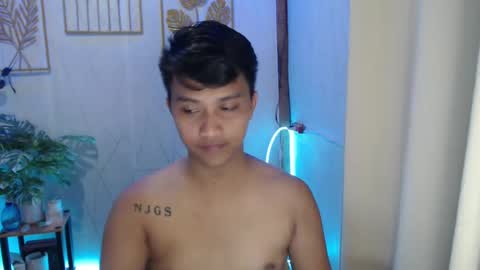 Snapshot of innocent_neil143 chatting on 01-19-25, 10:17 Neil online show from 01-19-25, 10:17