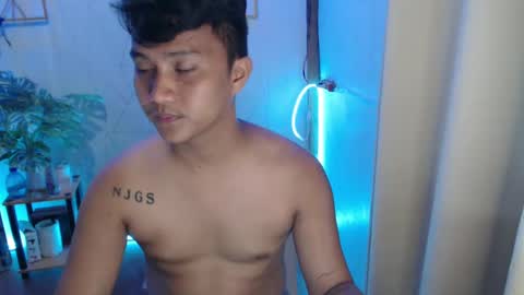 Snapshot of innocent_neil143 chatting on 01-19-25, 10:17 Neil online show from 01-19-25, 10:17