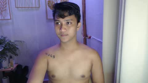 Snapshot of innocent_neil143 chatting on 01-28-25, 07:43 Neil online show from 01-28-25, 07:43