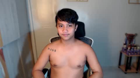 Snapshot of innocent_neil143 chatting on 10-12-25, 02:16 Neil online show from 10-12-25, 02:16