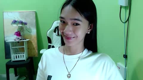 Snapshot of innocent_reign69 chatting on 09-09-25, 04:39 Reign online show from 09-09-25, 04:39