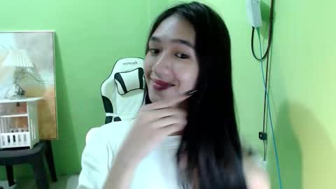 Snapshot of innocent_reign69 chatting on 09-22-25, 09:17 Reign online show from 09-22-25, 09:17