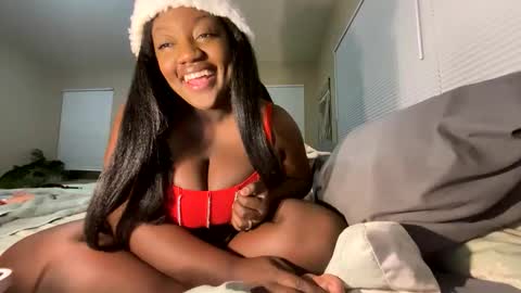 Lola online show from 12-15-25, 02:16