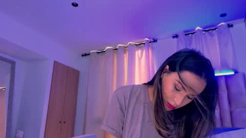 Snapshot of innoocentluna chatting on 11-12-25, 09:03 Innoocent Luna online show from 11-12-25, 09:03