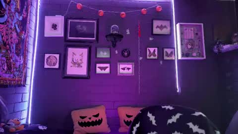   SANIA  online show from 12-22-25, 05:21