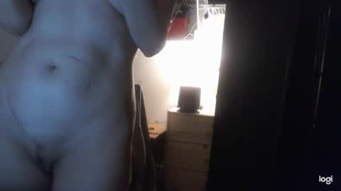 Snapshot of insatiable_veronica chatting on 11-18-25, 04:44 insatiable_veronica online show from 11-18-25, 04:44