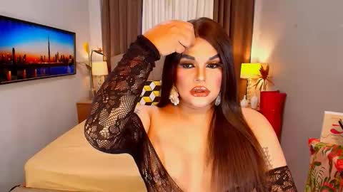 Snapshot of insatiablesexqueen chatting on 10-01-25, 09:48 tasha online show from 10-01-25, 09:48