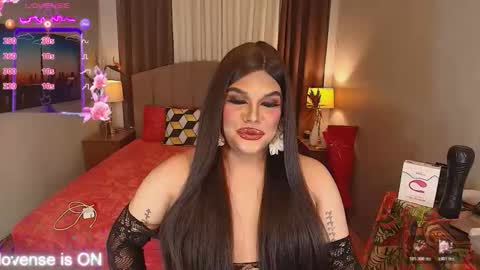 Snapshot of insatiablesexqueen chatting on 10-30-25, 09:44 tasha online show from 10-30-25, 09:44