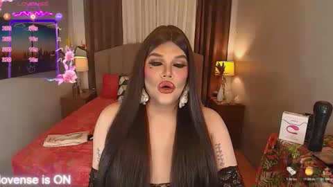 Snapshot of insatiablesexqueen chatting on 10-31-25, 03:40 tasha online show from 10-31-25, 03:40