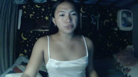 Snapshot of insulting_whoreifica chatting on 06-14-26, 07:10 MAXINE online show from 06-14-26, 07:10