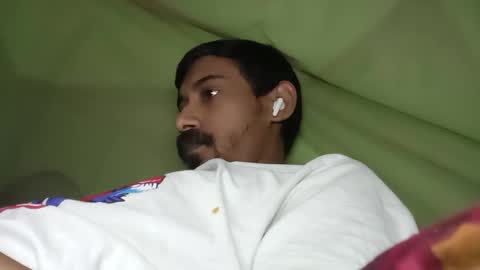 interne8famous online show from 11-03-25, 08:48