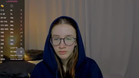 Snapshot of internetsexplorer chatting on 01-29-25, 05:40 Bernadette  Join  online show from 01-29-25, 05:40