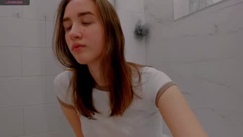 Snapshot of internetsexplorer chatting on 02-19-25, 07:05 Bernadette  Join  online show from 02-19-25, 07:05