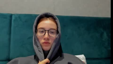 Bernadette  Join  online show from 11-25-25, 06:57