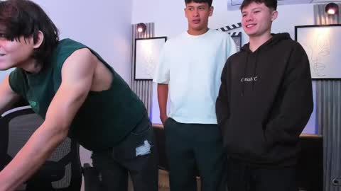 Damian Sam Jack Daniel and James online show from 03-12-25, 05:35