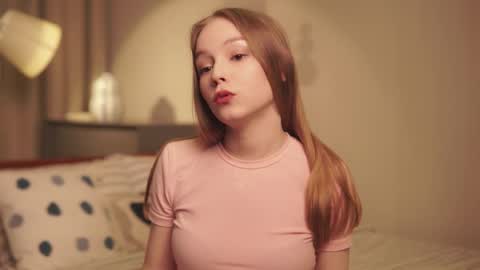 Snapshot of intheknoww chatting on 03-04-26, 07:53 Avie online show from 03-04-26, 07:53