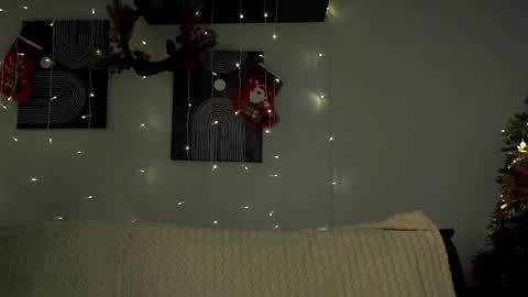 Snapshot of inthelabyrinthsofmysoul chatting on 12-23-24, 05:11 Ellie online show from 12-23-24, 05:11