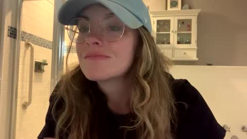 Snapshot of intothewoodswego chatting on 10-02-25, 05:31 IntoTheWoodsWeGo online show from 10-02-25, 05:31