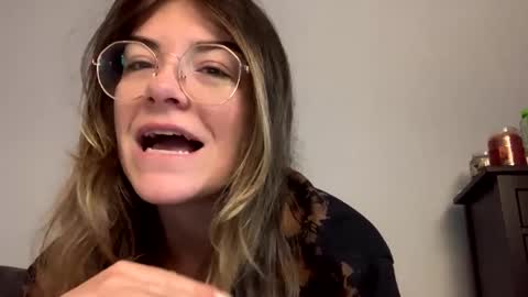 Snapshot of intothewoodswego chatting on 10-06-25, 11:29 IntoTheWoodsWeGo online show from 10-06-25, 11:29