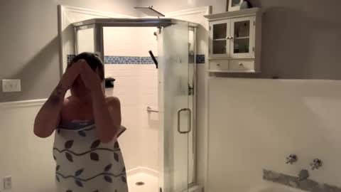 Snapshot of intothewoodswego chatting on 10-07-25, 11:02 IntoTheWoodsWeGo online show from 10-07-25, 11:02