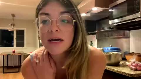 Snapshot of intothewoodswego chatting on 10-11-25, 09:46 IntoTheWoodsWeGo online show from 10-11-25, 09:46