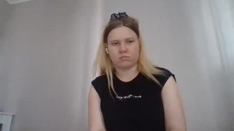 Lola online show from 06-21-26, 09:34