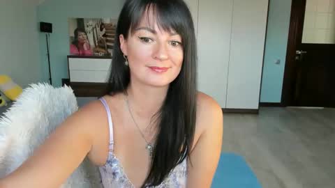 Snapshot of iracherrynow chatting on 10-26-25, 12:11 iracherrynow online show from 10-26-25, 12:11