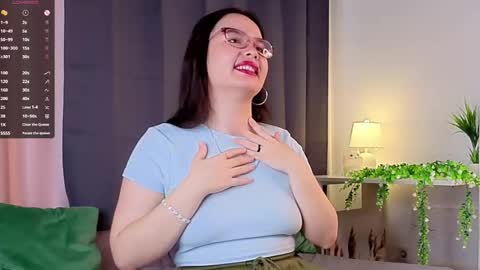 Mia online show from 09-17-25, 01:29