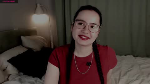 Mia online show from 10-13-25, 01:16