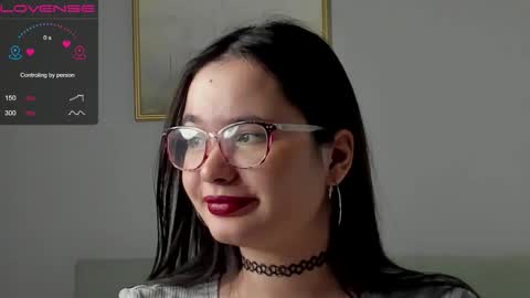 Mia online show from 11-04-25, 01:38