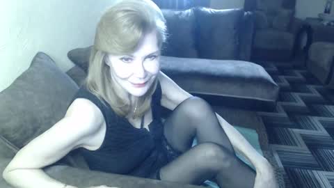 Snapshot of irenalegs chatting on 03-03-26, 06:41 irenalegs online show from 03-03-26, 06:41