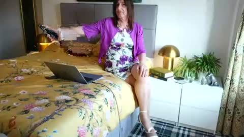 Snapshot of ireneadlerxd chatting on 07-12-26, 05:37 Irena Adler online show from 07-12-26, 05:37