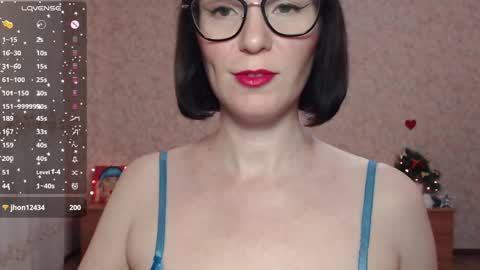 IrenLarasani online show from 12-31-24, 09:21